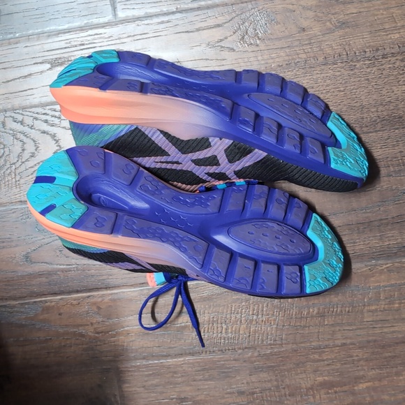 Asics tennis shoes - Picture 5 of 5